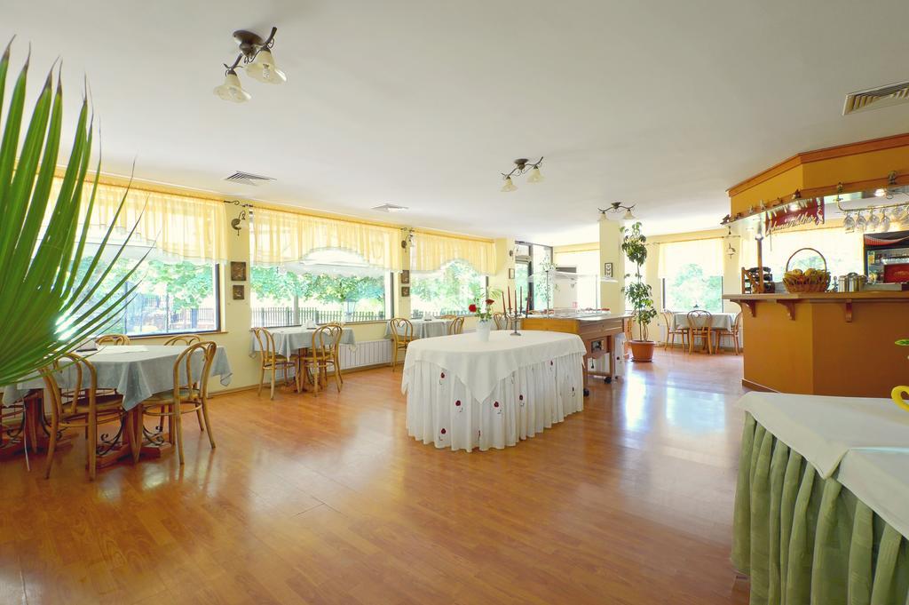 Family Hotel Fenerite Габрово Екстер'єр фото