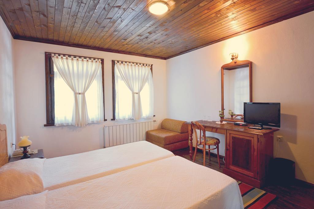 Family Hotel Fenerite Габрово Екстер'єр фото