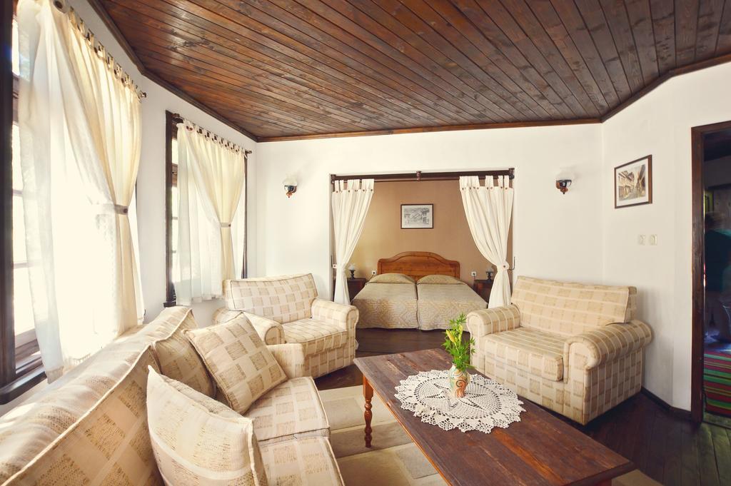 Family Hotel Fenerite Габрово Екстер'єр фото