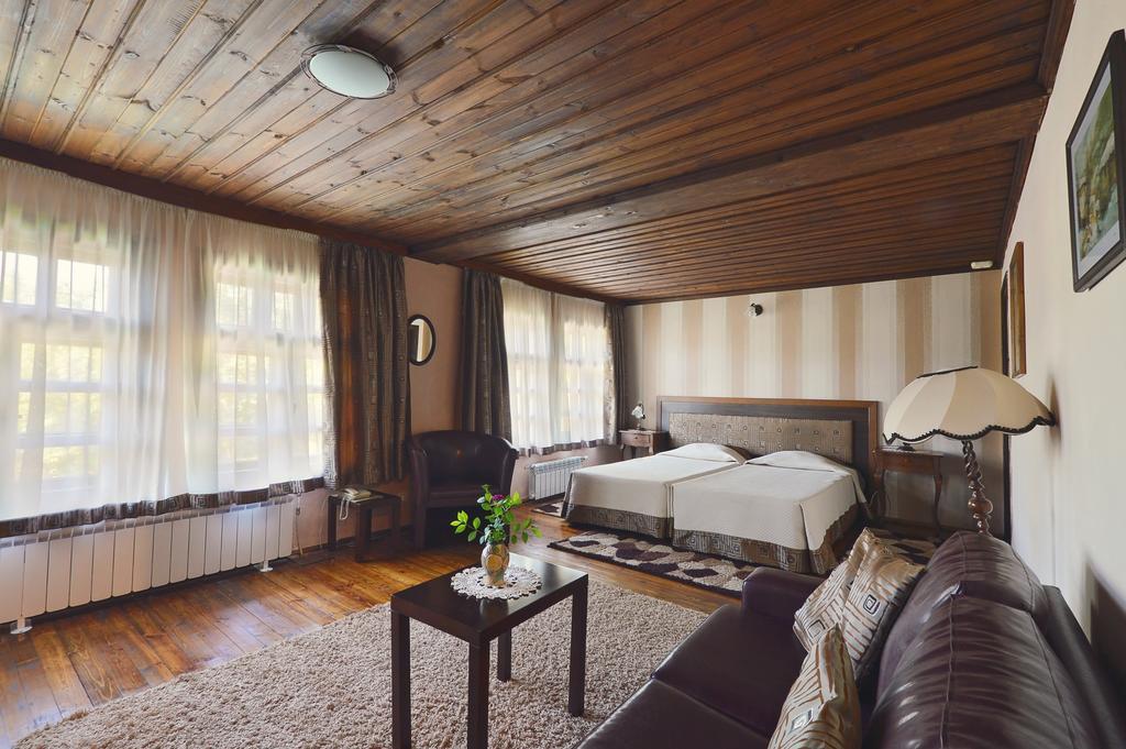 Family Hotel Fenerite Габрово Екстер'єр фото