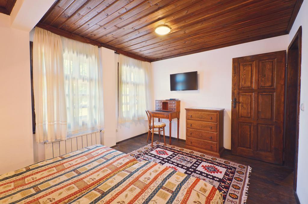 Family Hotel Fenerite Габрово Екстер'єр фото