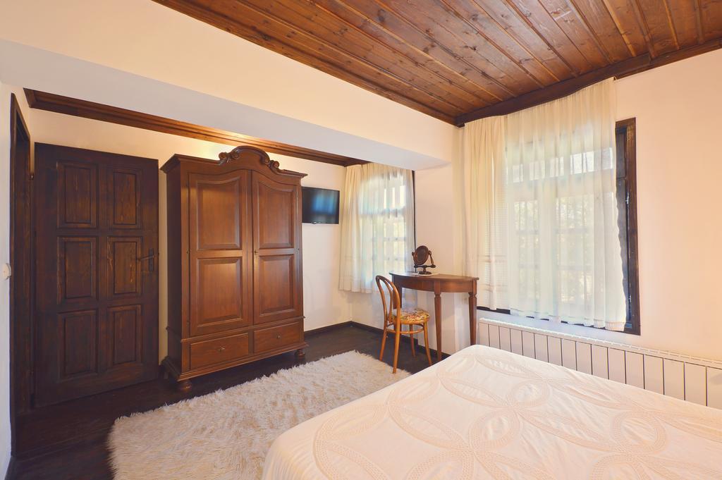 Family Hotel Fenerite Габрово Екстер'єр фото