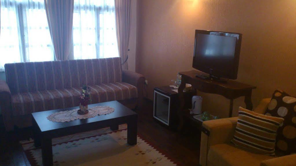 Family Hotel Fenerite Габрово Екстер'єр фото