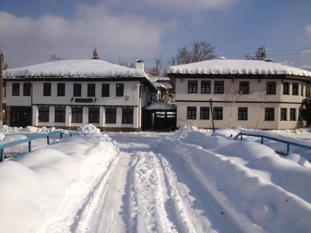 Family Hotel Fenerite Габрово Екстер'єр фото